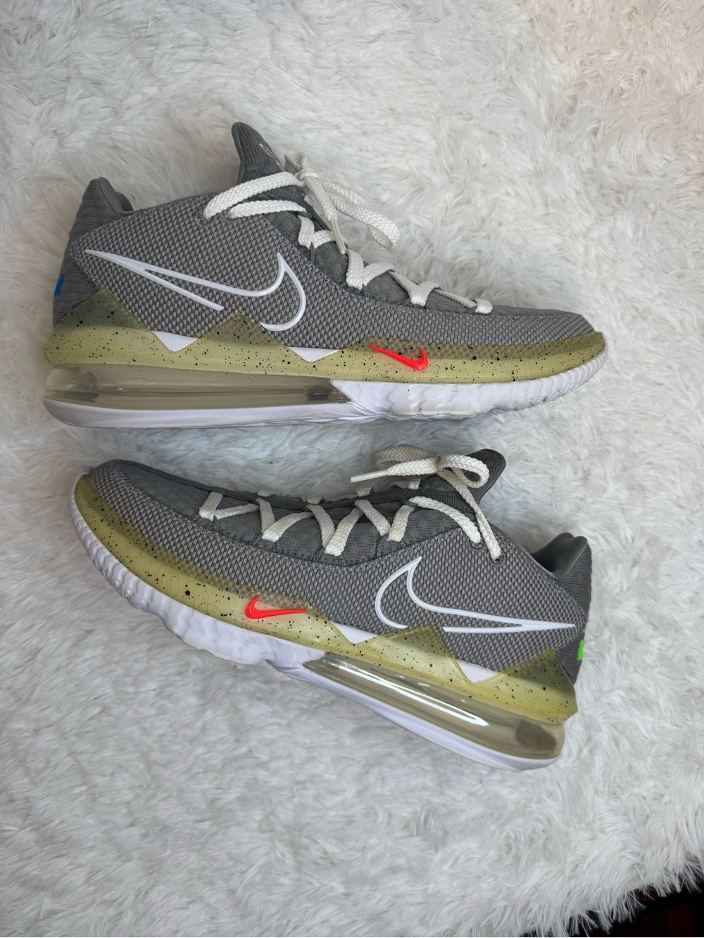 Nike LeBron 17 low ‘particle grey’ men’s running shoes size 9